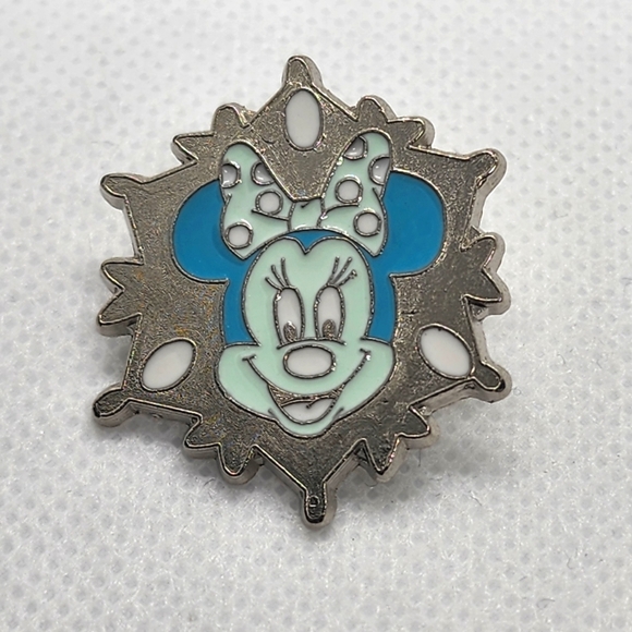 Disney Jewelry - 🌺 5/$25 Minnie Mouse Silver and Blue Snowflake Enamel Pin‎